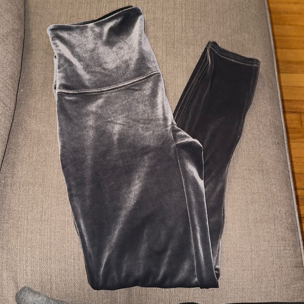 Spanx 1X velvet/velour gray leggings  no flaws